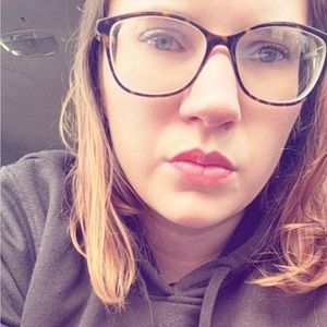 Meet your Posher, Shelly